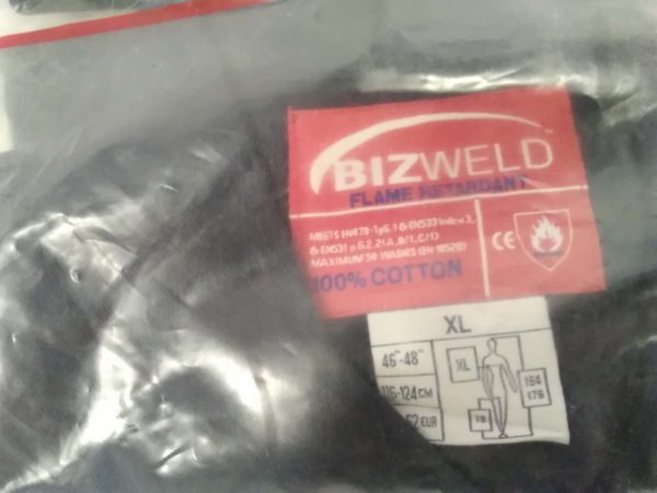 lot 072 bizweld flame retardant overall size XL - Image 3