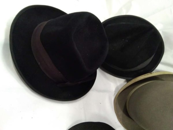 lot 075 selection of gents hats including bowler, Mountie, etc. - Image 2