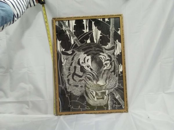 lot 076 framed tiger picture