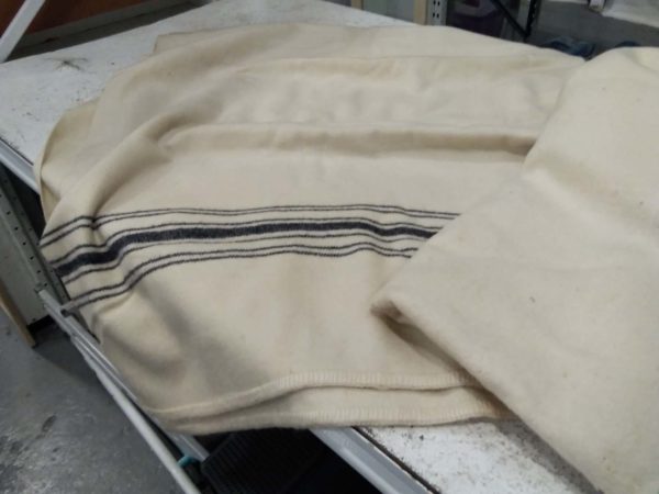 lot 203 woolen blankets ( stained) & modern blanket - Image 3