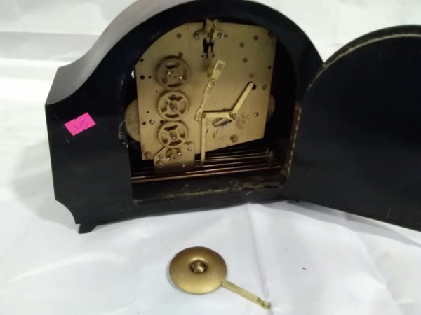 lot 204 wooden cased mantle clock ( no key) - Image 4