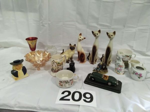 lot 209 vintage ornaments & glass