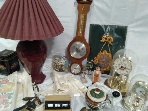 lot 211 vintage ornaments, horse brasses, baraometer etc - Image 4