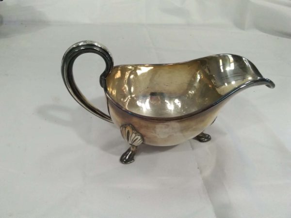 lot 223 blue glass bowls & silver plated gravy boat - Image 2