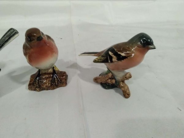 lot 226 Beswick birds Chaffin, white Throat, robin & Grey wagtail - Image 5