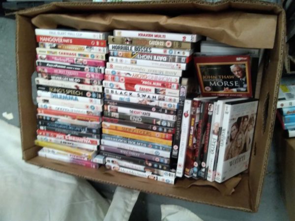 lot 246 games of Thrones box sets, dvds, cassettes, records - Image 4