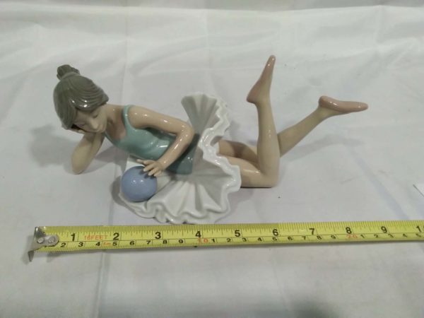 lot 253 ladro Nao Ballerina figure - Image 3