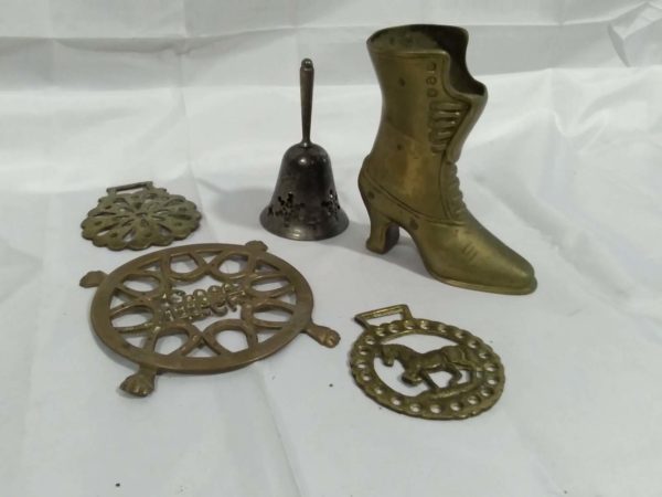 lot 266 brass items