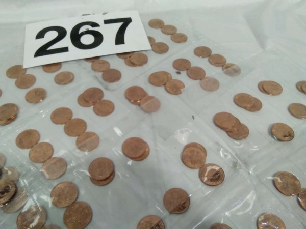 lot 267 quantity of old pennies - Image 3