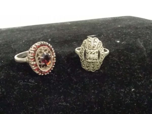 lot 283 antique Victorian brooch & 2 vintage rings - Image 3