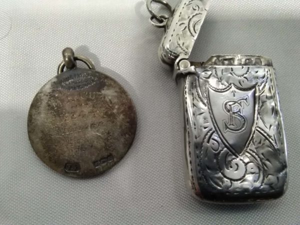 lot 287 antique sterling silver medal & silver vesta case - Image 3