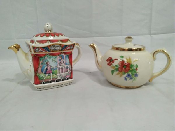 lot 501 Saddler & Sudlow Burslem  teapots