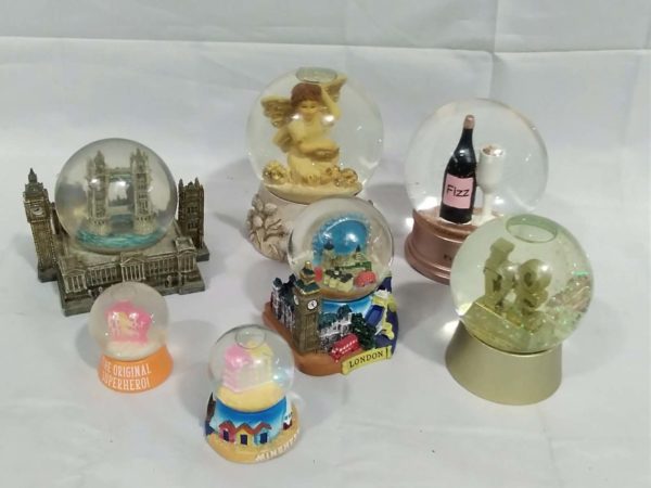 lot 509 7x Snow Globes