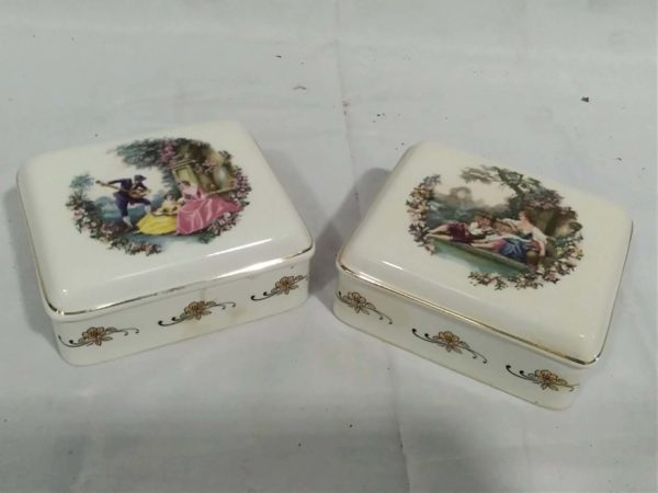 lot 511 pair of Lord Nelson pottery lover trinket boxes