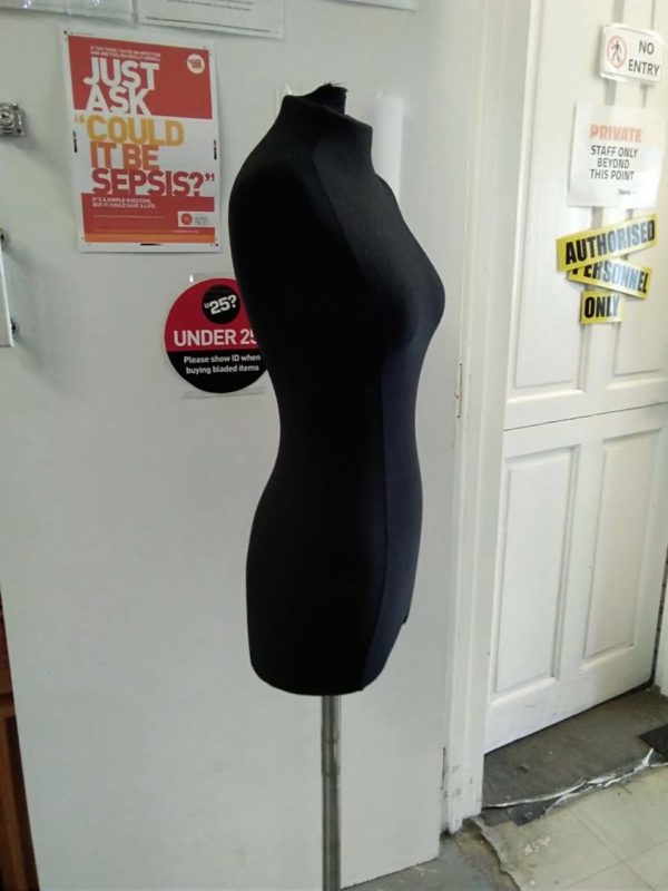 lot 513 free standing mannequin - Image 3