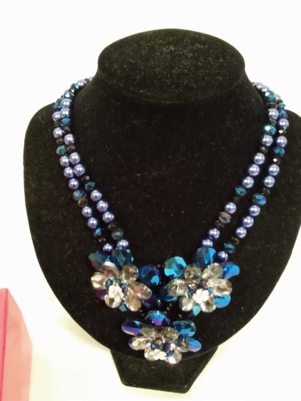 lot 551 boxed Butler & Wilson heavy blue crystal flower necklace - Image 2