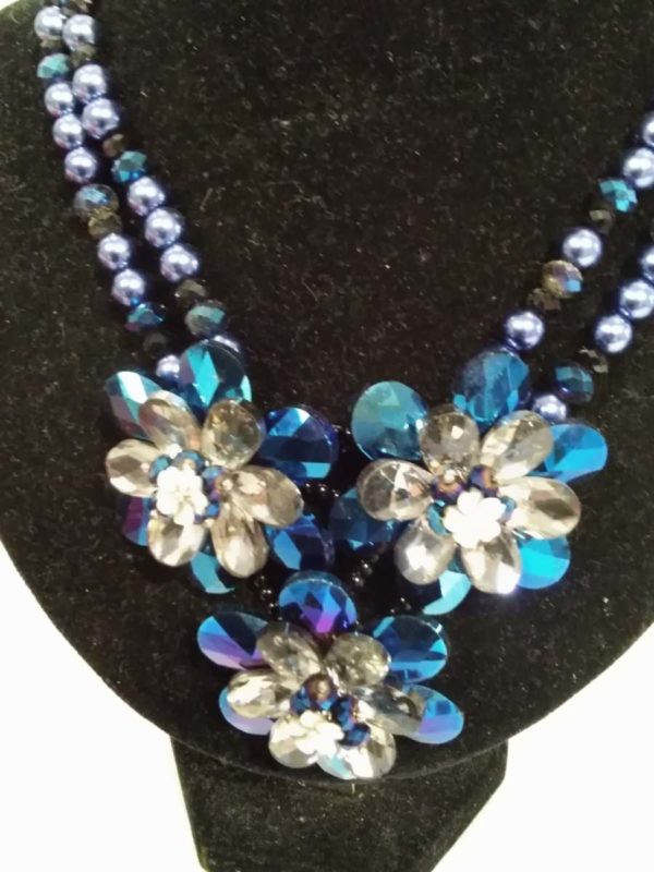 lot 551 boxed Butler & Wilson heavy blue crystal flower necklace - Image 3