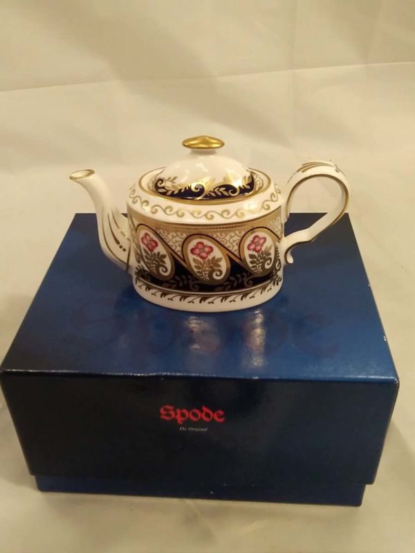 lot 552 boxed Spode Miniature porcelain teapot