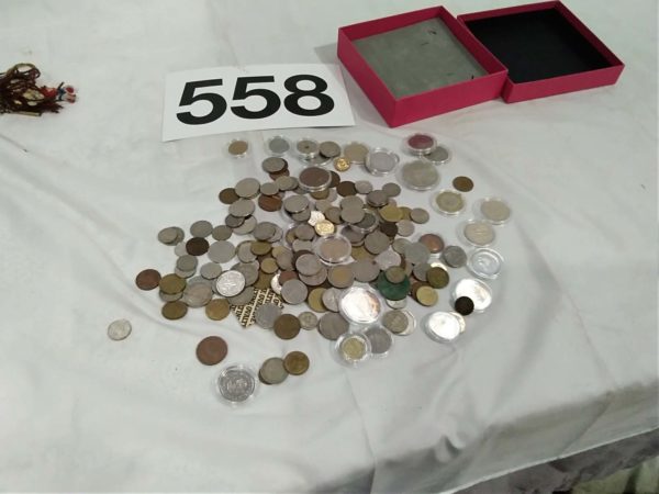 lot 558 quantity of old coins