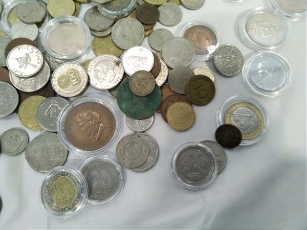 lot 558 quantity of old coins - Image 2