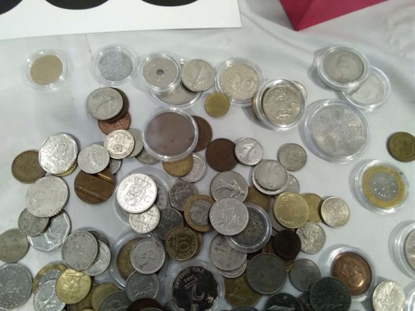 lot 558 quantity of old coins - Image 4