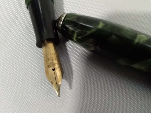 lot 733 14ct gold nib Conway Stewart marbled fountain pen - Image 3