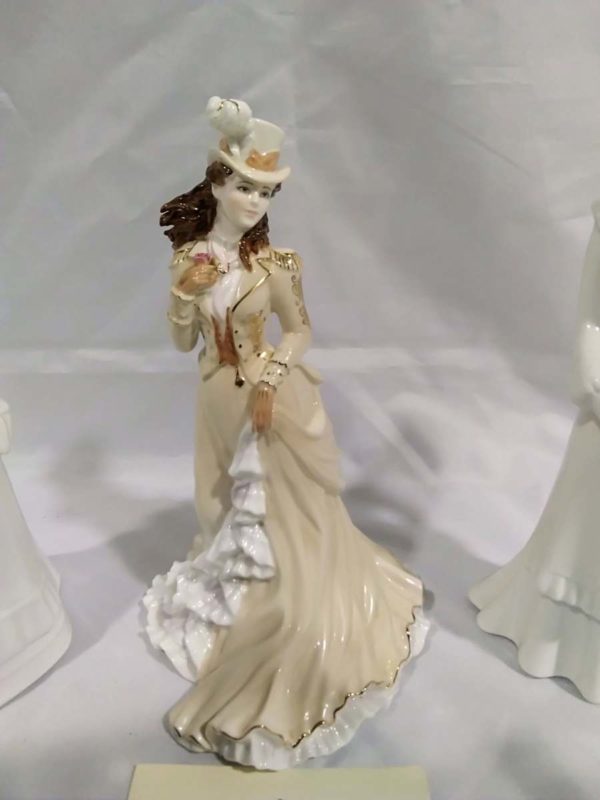 lot 752 Coalport Figure Helena with COA & 2x Spode Figurines - Image 5