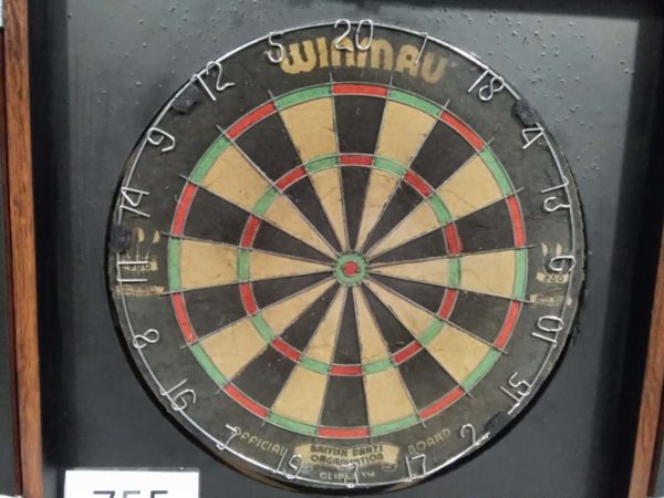 lot 755 cased dart board - Image 2