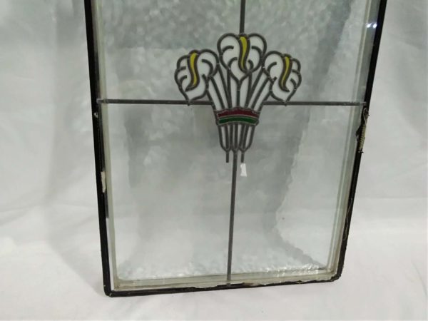 lot 756 leaded glass with Welsh feathers design approx 15″ x 26.5″ - Image 3