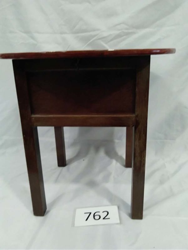 lot 762 vintage table / sewing box - Image 2