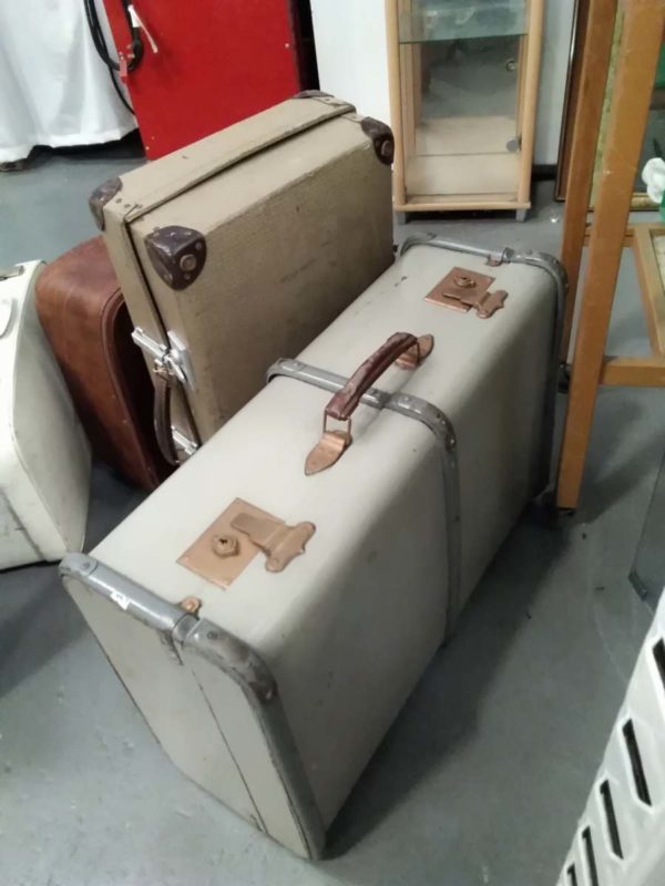 lot 763 vintage suitcases - Image 4