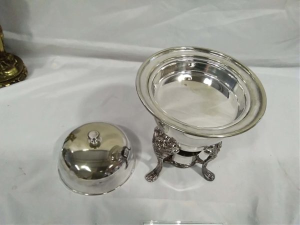 lot 769 vintage 3 footed hot water Chafing dish - Image 4