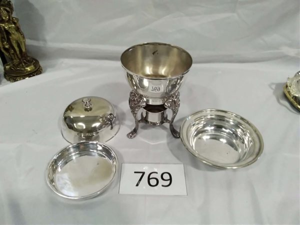 lot 769 vintage 3 footed hot water Chafing dish - Image 3