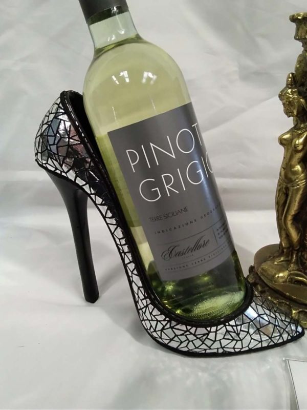 lot 772 shoe design wine bottle holder ( wine not included) & figurine ornament - Image 5