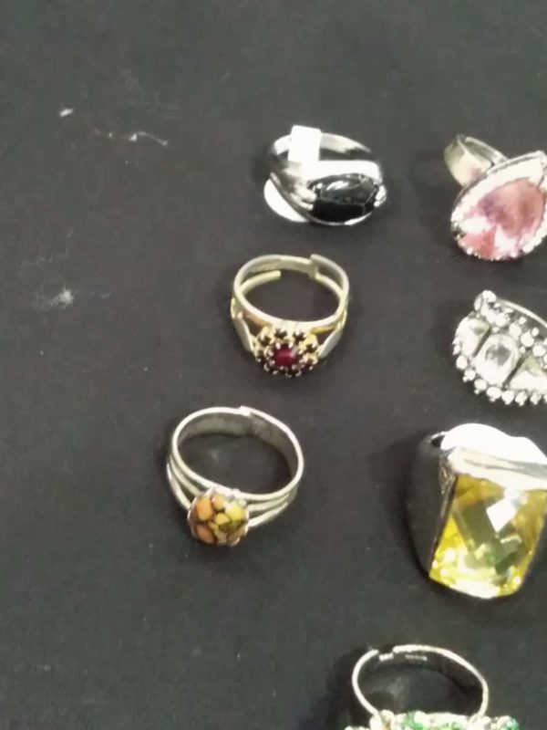 lot 342 20x costume jewellery Rings - Image 4