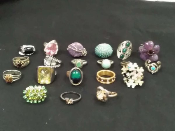 lot 342 20x costume jewellery Rings - Image 3