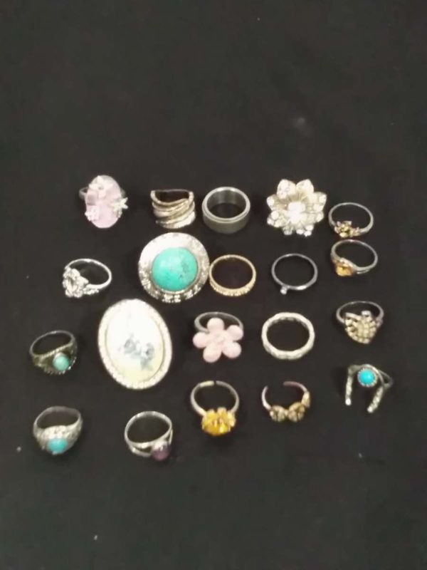 lot 344 20x costume jewellery Rings