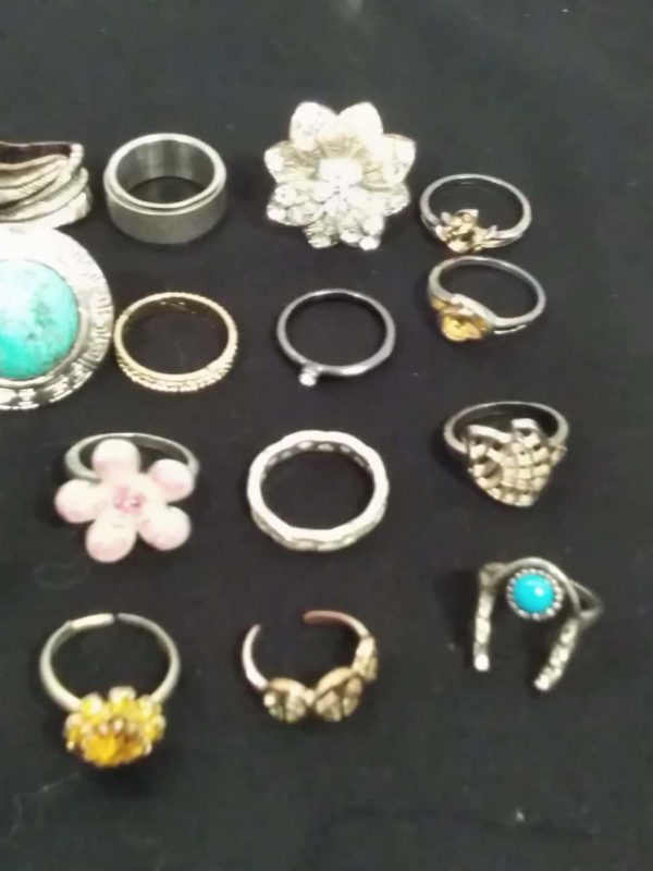 lot 344 20x costume jewellery Rings - Image 5