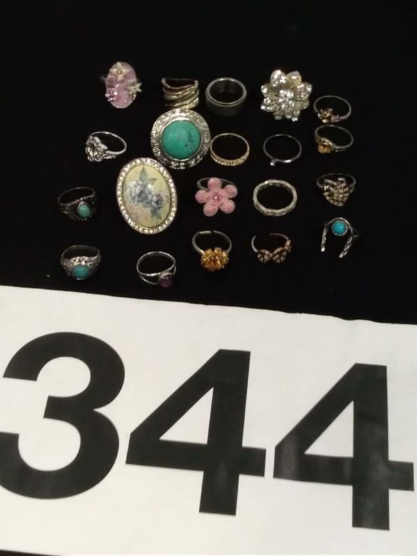 lot 344 20x costume jewellery Rings - Image 3