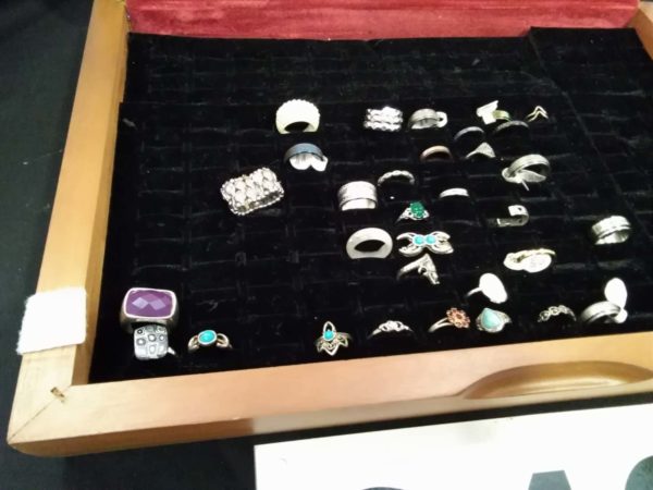 lot 346  costume jewellery Rings & ring display box - Image 3