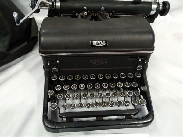 lot 352 Royal Type writer