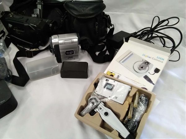 lot 357 camera’s, electrical items etc - Image 3