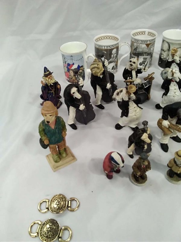 lot 358 collectable mugs, Colclough Royal Albert mugs, animal ornaments - Image 2