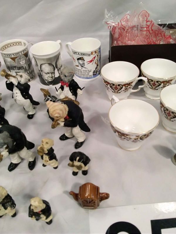 lot 358 collectable mugs, Colclough Royal Albert mugs, animal ornaments - Image 8