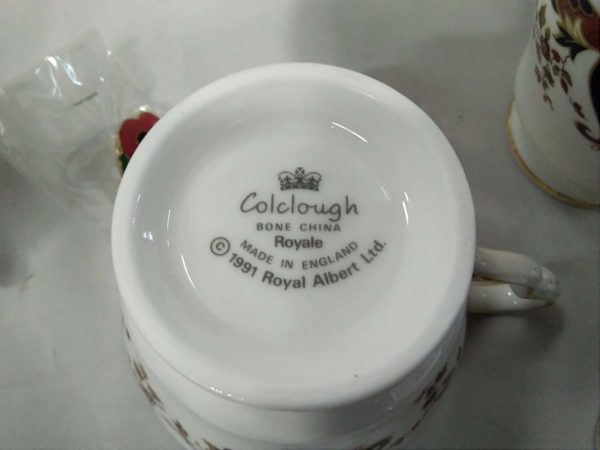 lot 358 collectable mugs, Colclough Royal Albert mugs, animal ornaments - Image 5