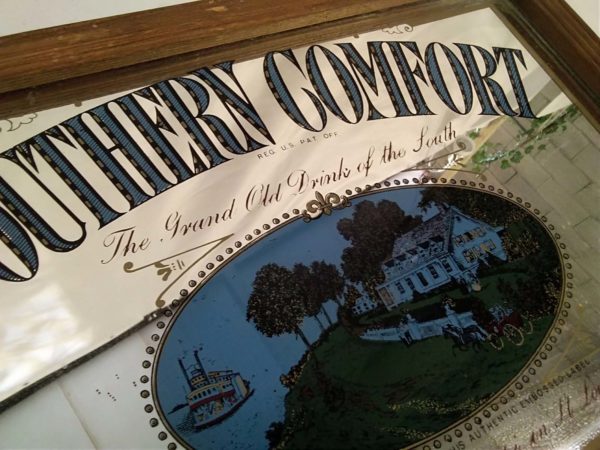 lot 379 framed Southern Comfort advertising mirror 13″ x 9″ - Image 8