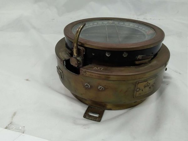 lot 380 WW2 Air Ministry RAF brass compass - Image 4