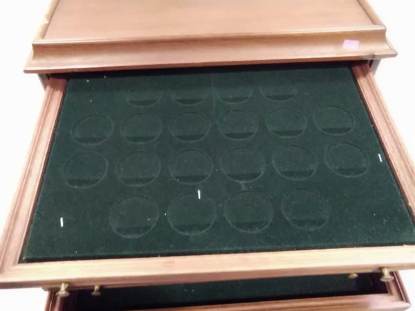 lot 385 coin collectors cabinet with 6 drawers - Image 6