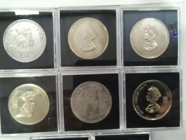 lot 387 8 collectors coins - Image 4