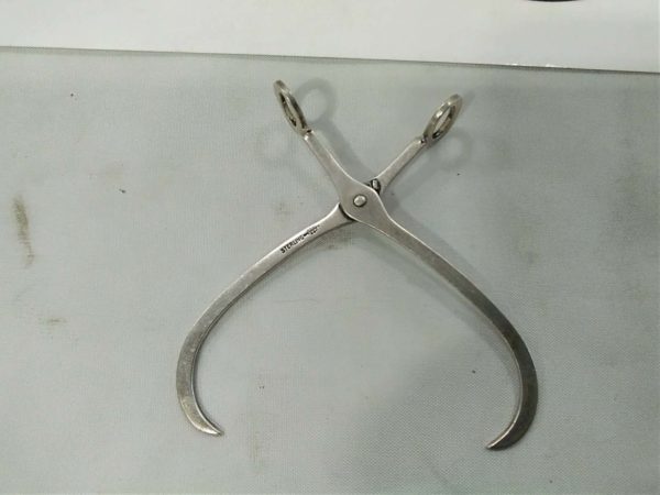 lot 388 vintage American sterling silver sugar tongs - Image 2